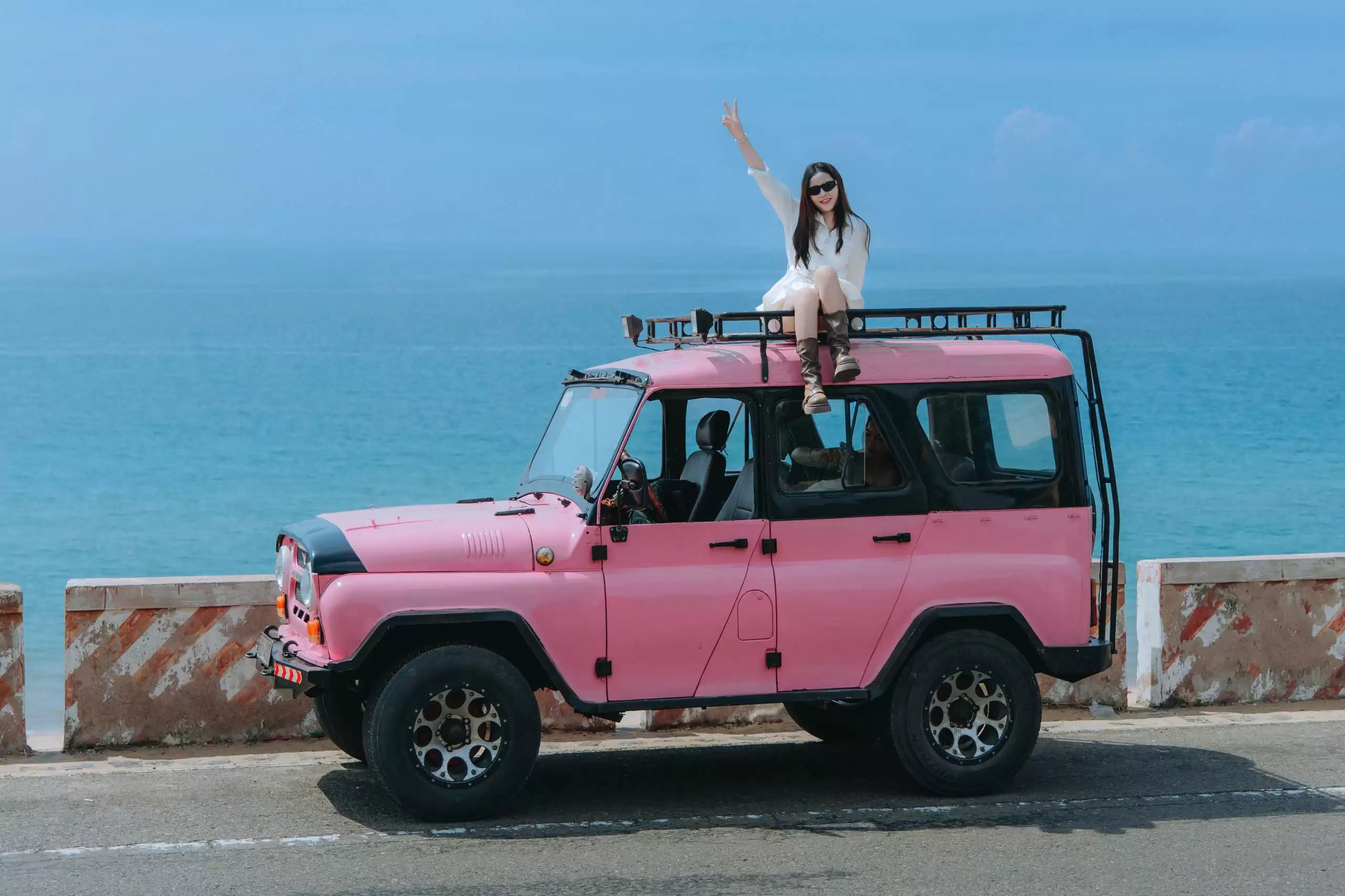 TRẢI NGHIỆM TOUR JEEP MŨI NÉ – KHÁM PHÁ SA MẠC GIỮA LÒNG BIỂN CÁT